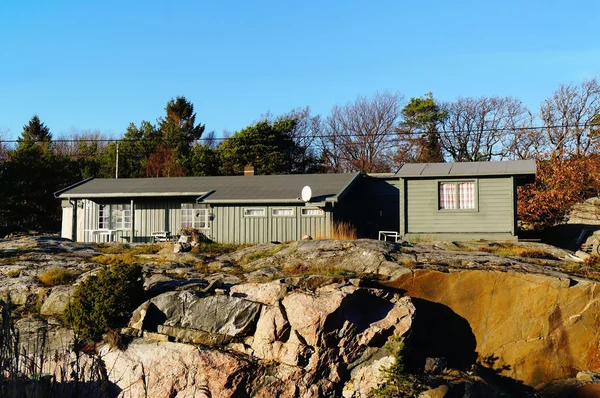 Grauer Bungalow für den Sommer — Stockfoto