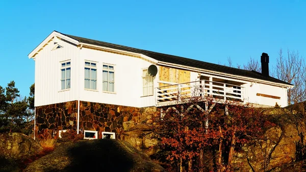 White wooden holiday cottage — Stock Photo, Image