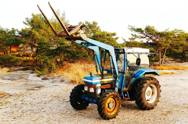 Old blue tractor — Stock Photo, Image