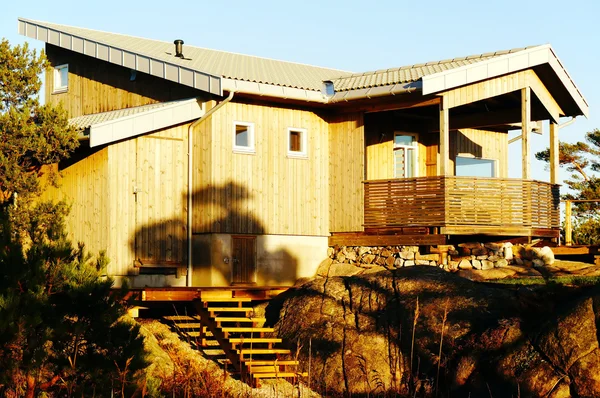 Summer wooden cabin — Stock Photo, Image