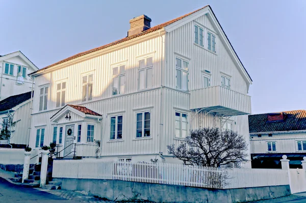 Typical norwegian wooden old house — Stock Photo, Image