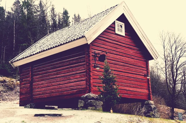 Rött trä spannmålsmagasin — Stockfoto