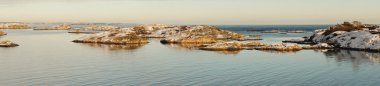 Fiyort Island'da kar kaplı