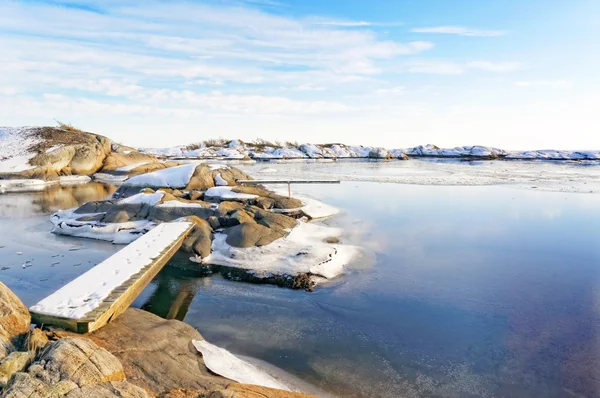 Kleine brug gedekt sneeuw — Stockfoto