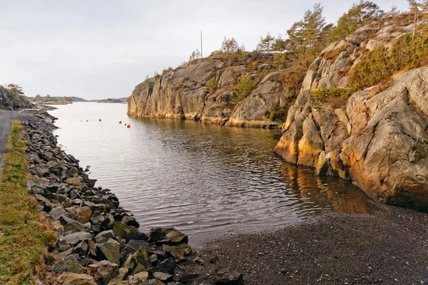 Norska creek på landsbygden — Stockfoto