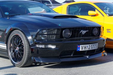 Yarış sonbahar Norveç'te drift araba modifiye