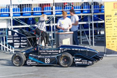 Yarış sonbahar Norveç'te drift araba modifiye