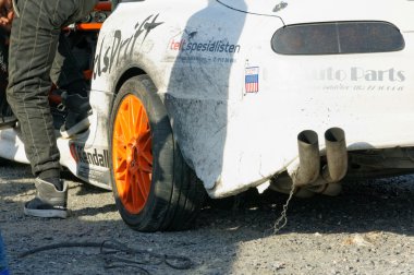 Yarış sonbahar Norveç'te drift araba modifiye