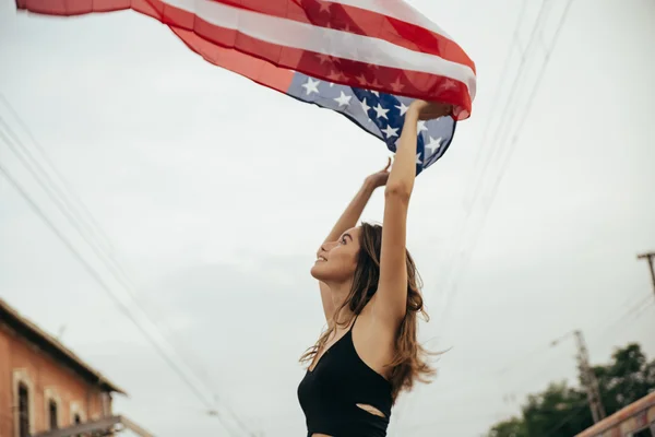 Fille avec drapeau américain — Photo