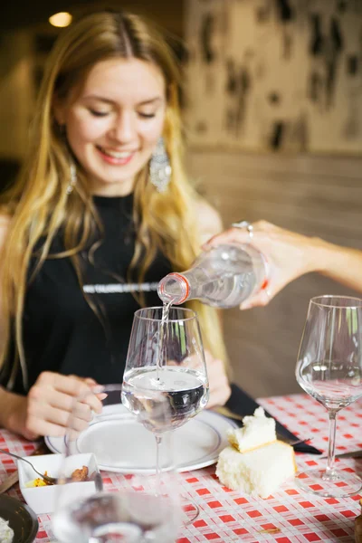 Girl drinking water — Stock Photo, Image