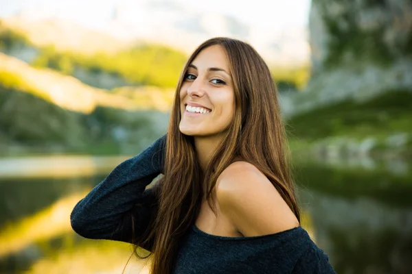 Retrato de una mujer bonita —  Fotos de Stock