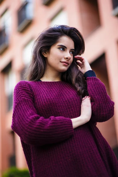 Portrait of young pretty girl — Stock Photo, Image