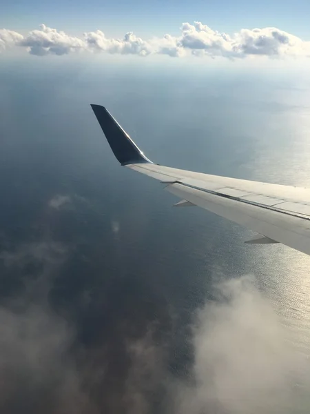 Αεροπλάνο στο cloud — Φωτογραφία Αρχείου