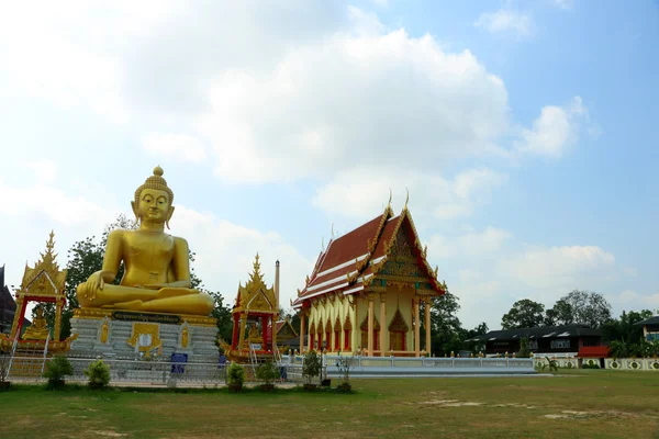 Tempio e immagine di Buddha — Foto Stock