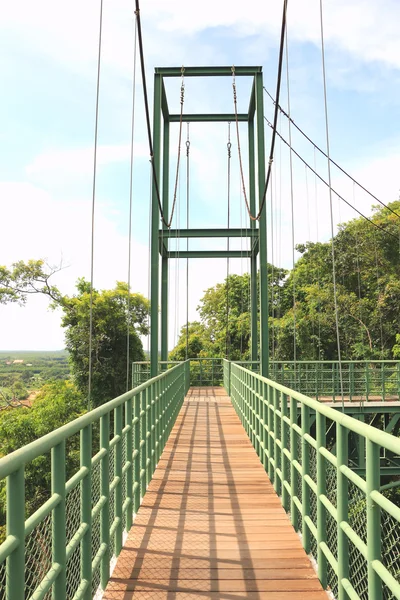 Stalen brug en uitzicht punt in de middag tijd — Stockfoto