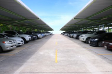 Otlak ve deniz önünde otopark