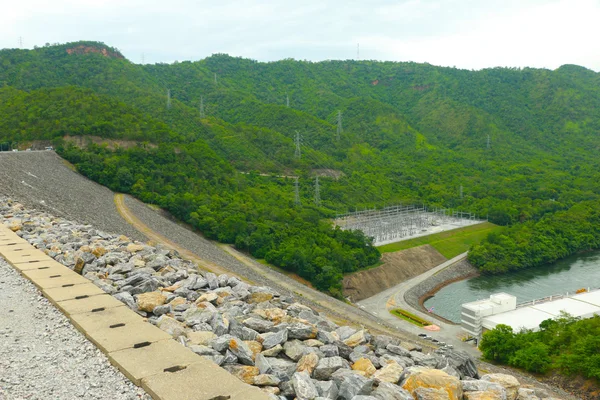 Dam and forest — Stock Photo, Image