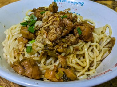 Lezzetli ve lezzetli tavuklu şehriye, Endonezya 'nın en sevdiği yemek.