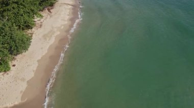 Ada sahilinin hava aracı görüntüsü