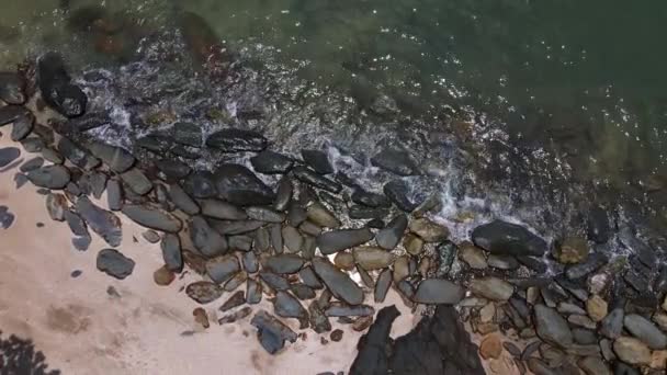 Vista Aérea Drone Belas Imagens Com Ondas Mar Quebrando Costa — Vídeo de Stock
