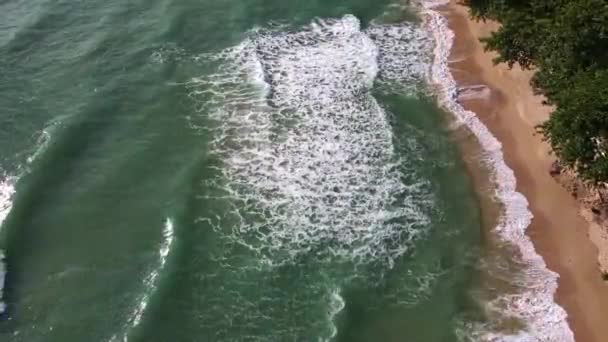 Drone Vista Belas Imagens Com Ondas Mar Azul Turquesa Quebrando — Vídeo de Stock
