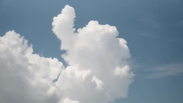 Timelapse Nubes Cúmulos Moviéndose Izquierda Derecha Formando Nubes Esponjosas Cielos — Vídeo de stock