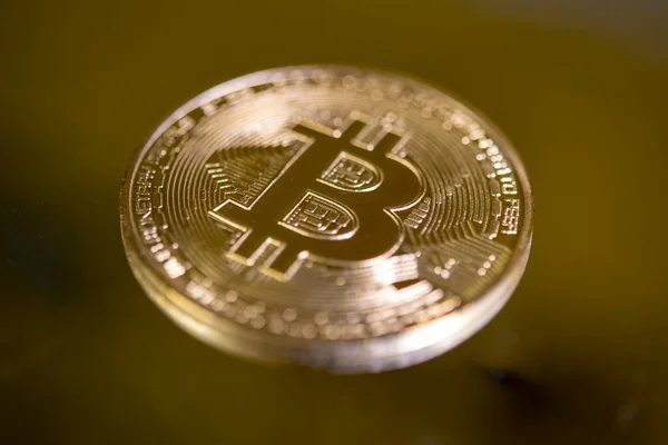 Crypto Coin Dalam Bitcoin Currency Reflective Light Gold Background Stok Foto Bebas Royalti