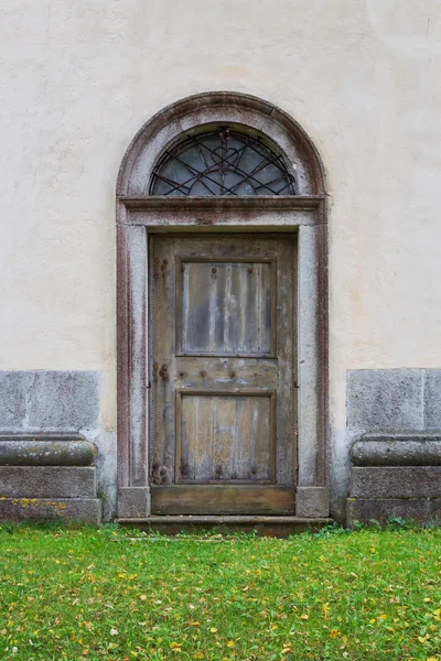 Ancienne porte catholique en bois — Photo