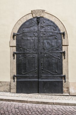 demir kapı