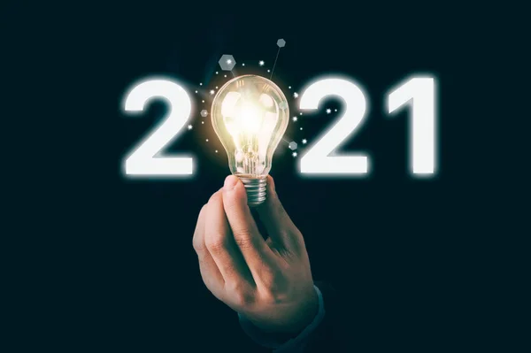 Creatief Gloeilampidee 2021Nieuwjaar Business Concept Van Idee Innovatie Visie Nieuwe — Stockfoto