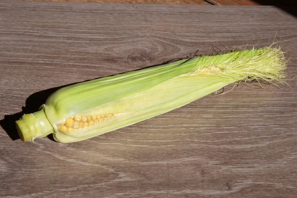 Frische Grüne Maiskolben Mais Als Konzept Einer Veganen Ernährung — Stockfoto