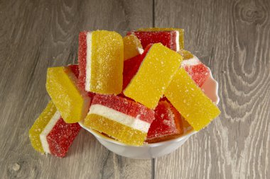 Harika katmanlı, meyveli marmelatlı, yakın plan..