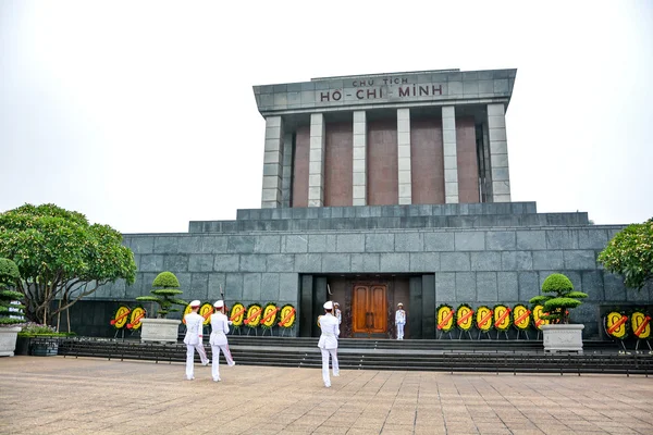 Ho Chi Minh Mausoleum in Hanoi, Vietnam — Stockfoto