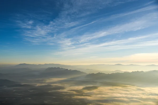 Beautiful layers of mountain landscape — Stock Photo, Image