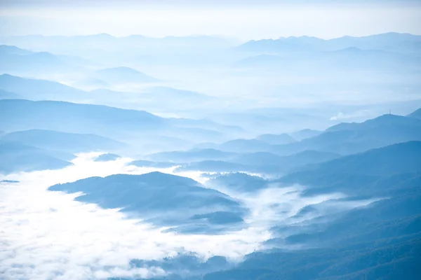 Schöne Schichten der Berglandschaft — Stockfoto