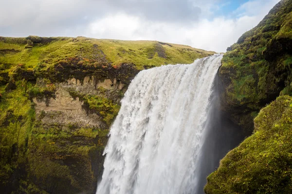 Skogafoss, piękny wodospad w Islandii — Zdjęcie stockowe