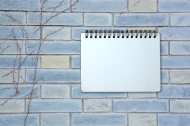 defter üzerinde tuğla desen