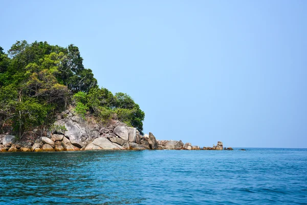 Île dans la mer d'Andaman, Thaïlande — Photo