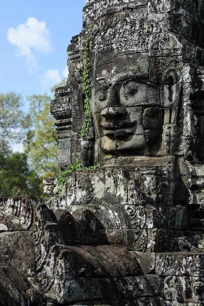 Antik Bayon tapınak yüzler — Stok fotoğraf