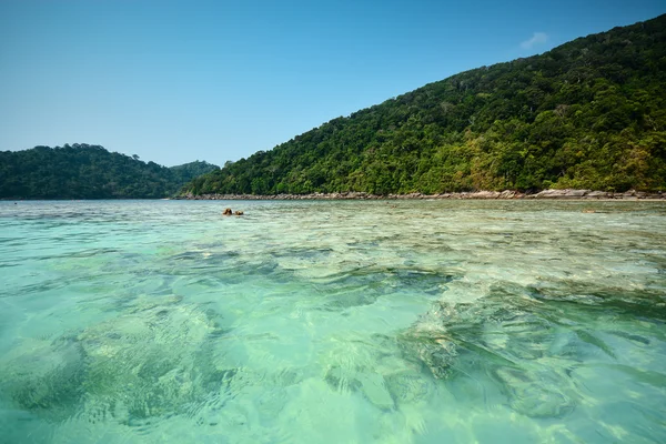 Ilha de Surin no mar de Andaman, Tailândia — Fotografia de Stock