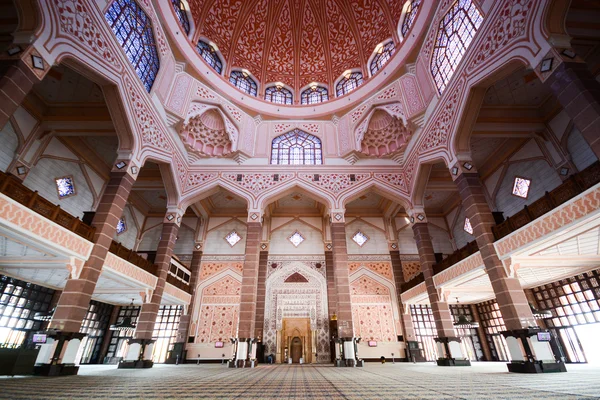 Inside the Putra Mosque, Putrajaya — Stock Photo, Image