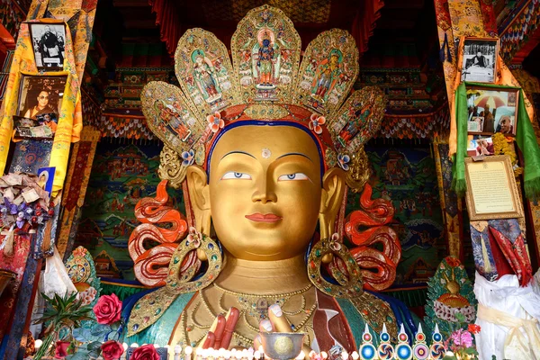 Skulptur av Maitreya buddha på Thiksey kloster — Stockfoto