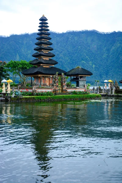 Pura ulun danu bratan Bali, Endonezya — Stok fotoğraf