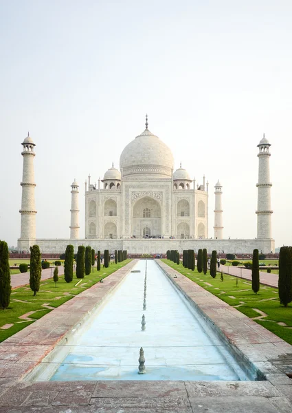 Taj mahal, famoso lugar de la India — Foto de Stock