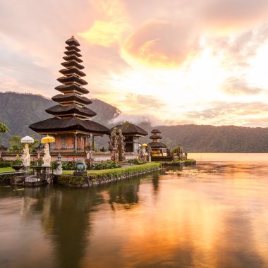 Pura Ulun Danu Bratan at Bali, Indonesia clipart