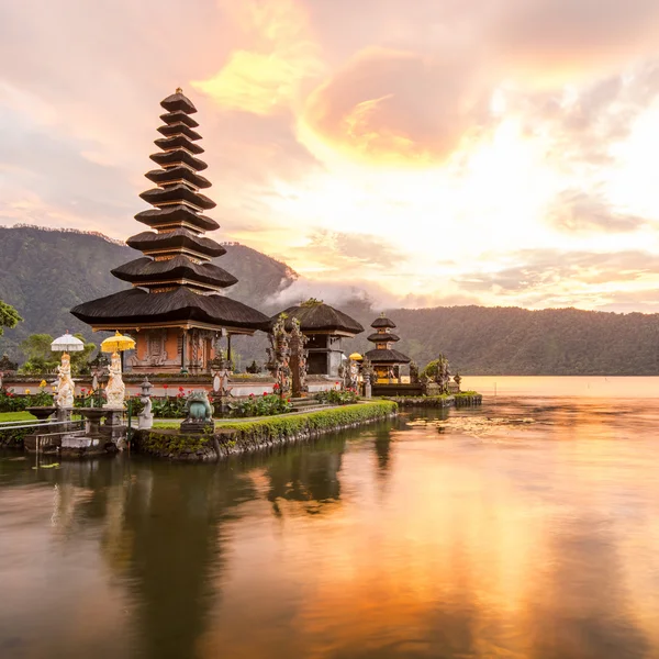 Pura ulun danu bratan Bali, Endonezya