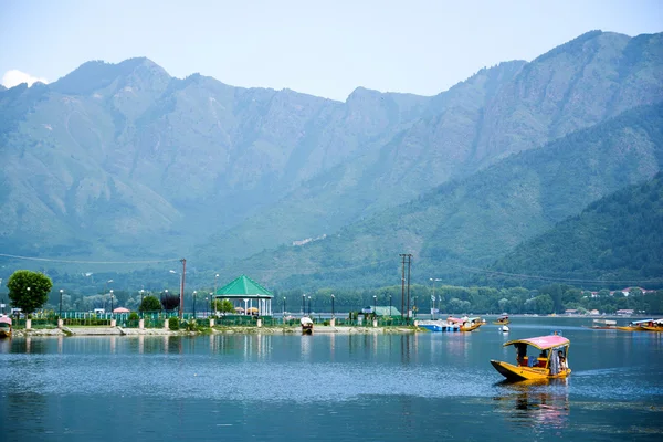 Lago Dal en Srinagar, Cachemira, India — Foto de Stock