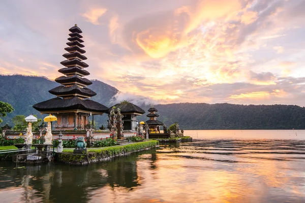Pura Ulun Danu Bratan em Bali, Indonésia — Fotografia de Stock
