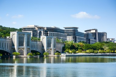Bina, köprü ve gölde putrajaya, Malezya