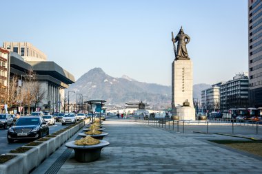 Statue of Admiral Yi Sun-shin in Soeul
